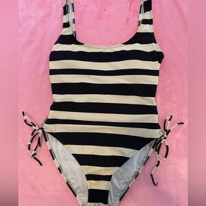 Vince Camuto Swimsuit 1 piece M